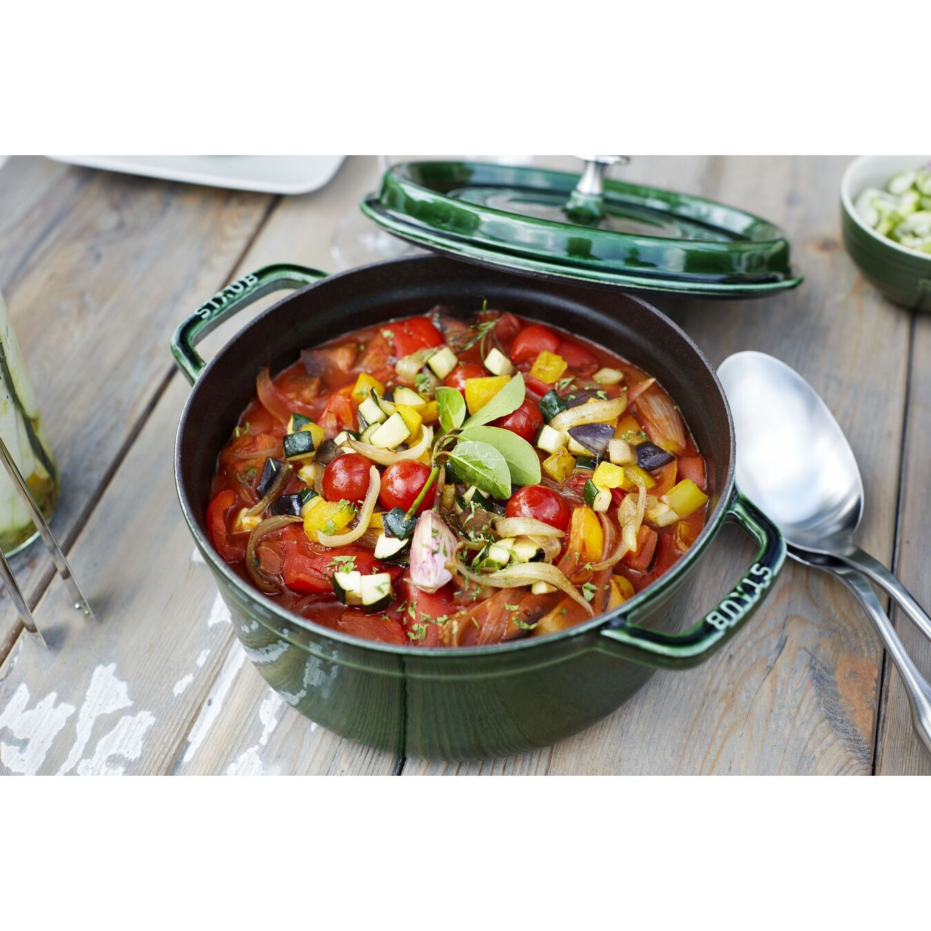 Hrnec STAUB kulatý 28 cm zelený_3