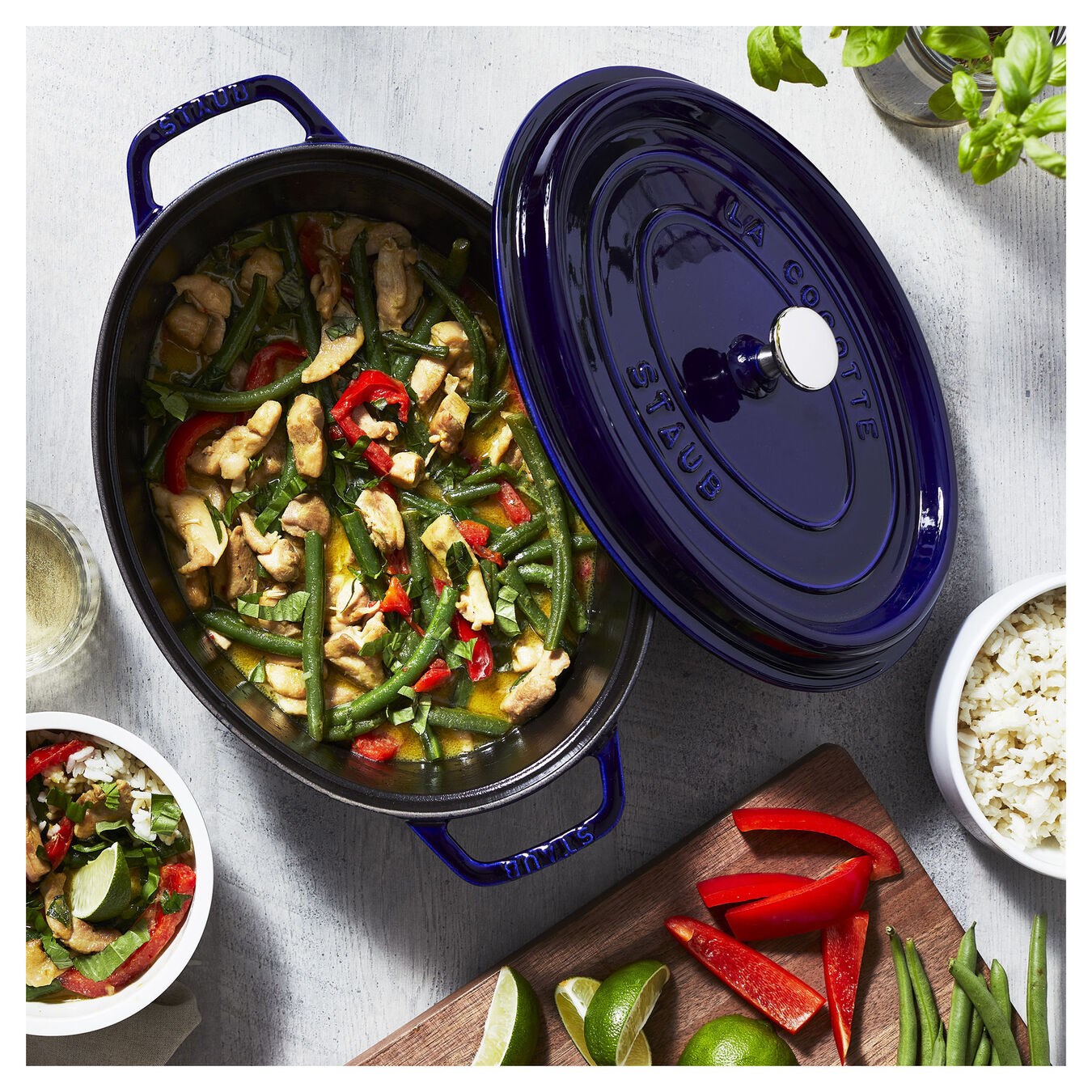 Hrnec STAUB oválný 29 cm modrý_5