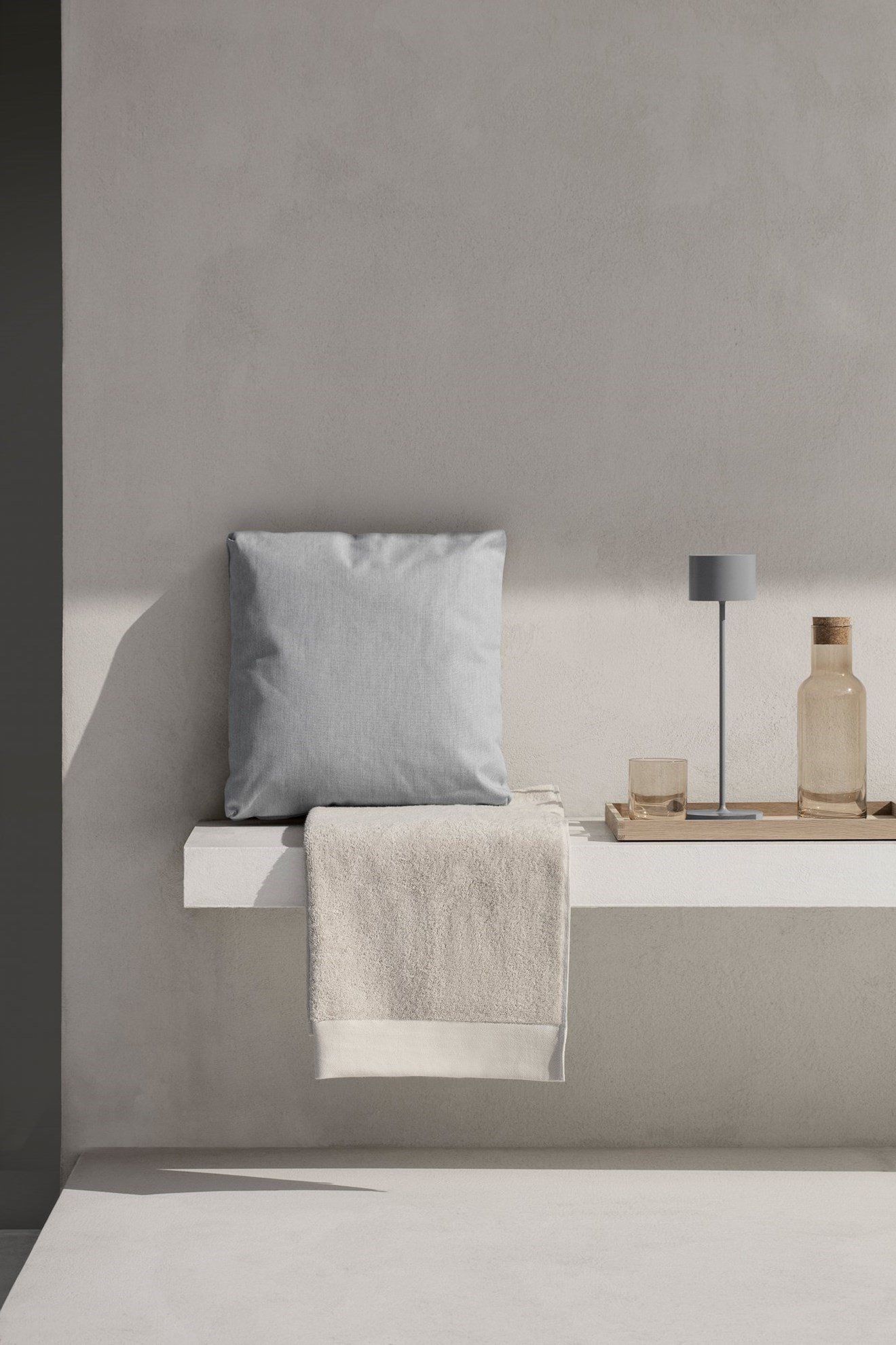 Obrázok z Vonkajšie polohovacie lehátko Blomus STAY 120cm šedočierne