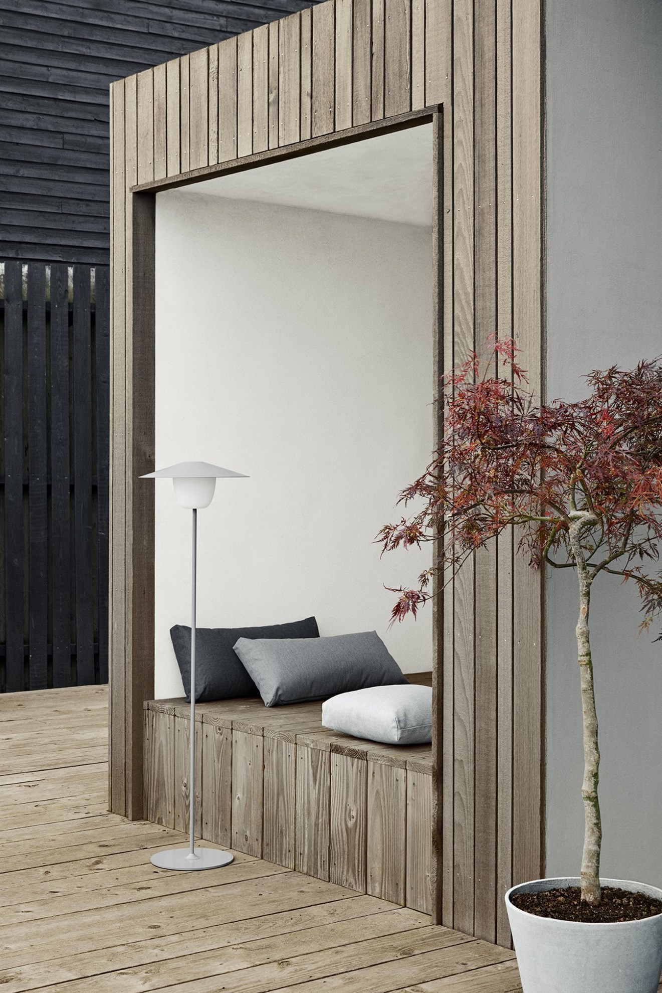 Obrázok z Vonkajšie polohovacie lehátko Blomus STAY 120cm šedočierne