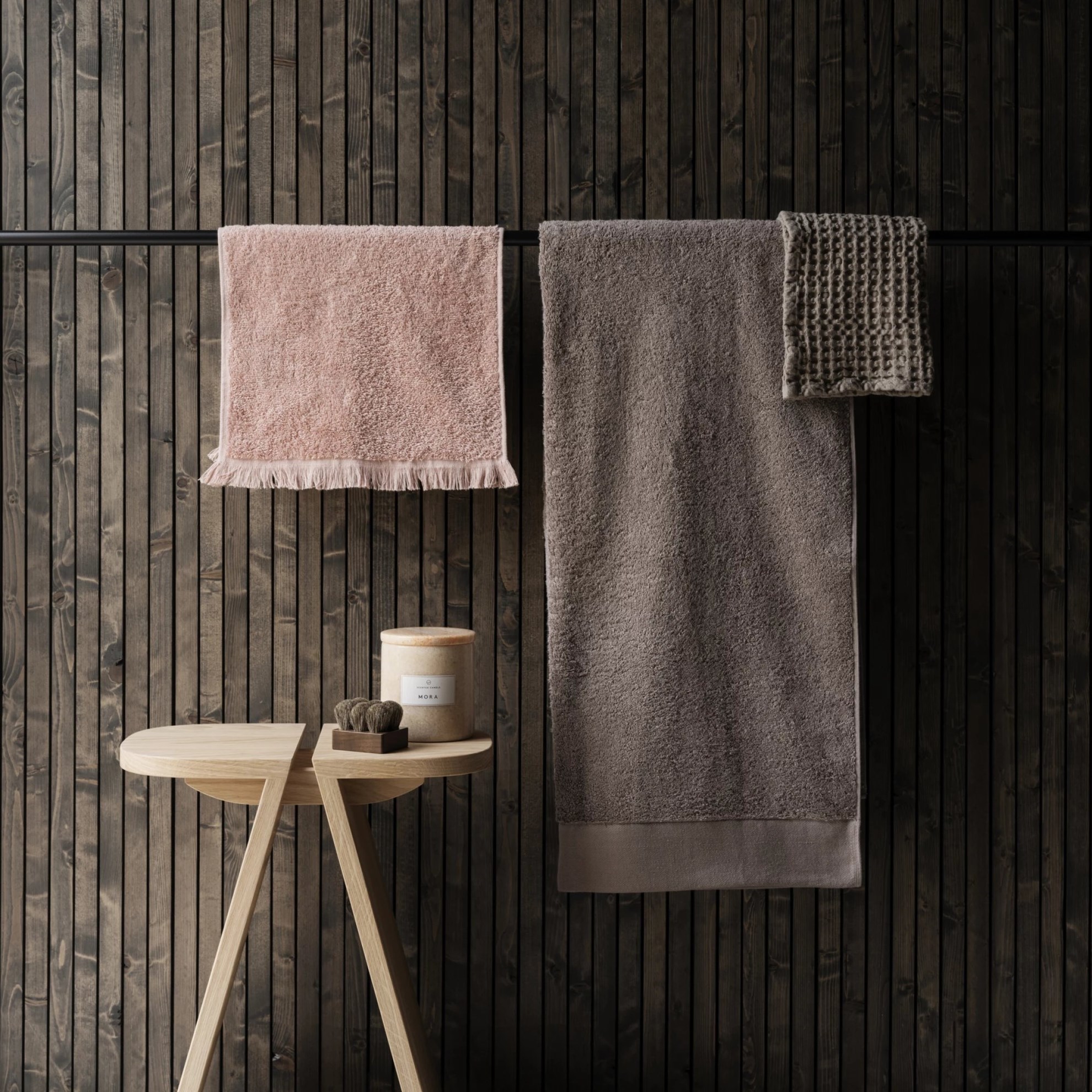 Odkládací stolek AVIO Š.38 cm dub_1