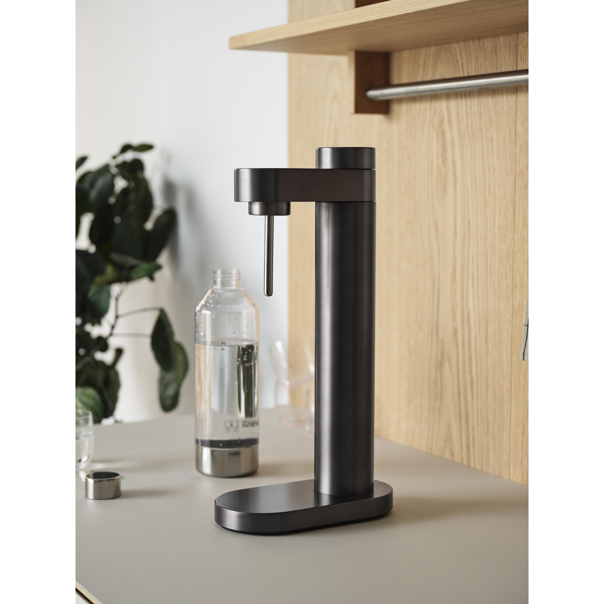 Výrobník perlivé vody BRUS STELTON 1,15l černý_1