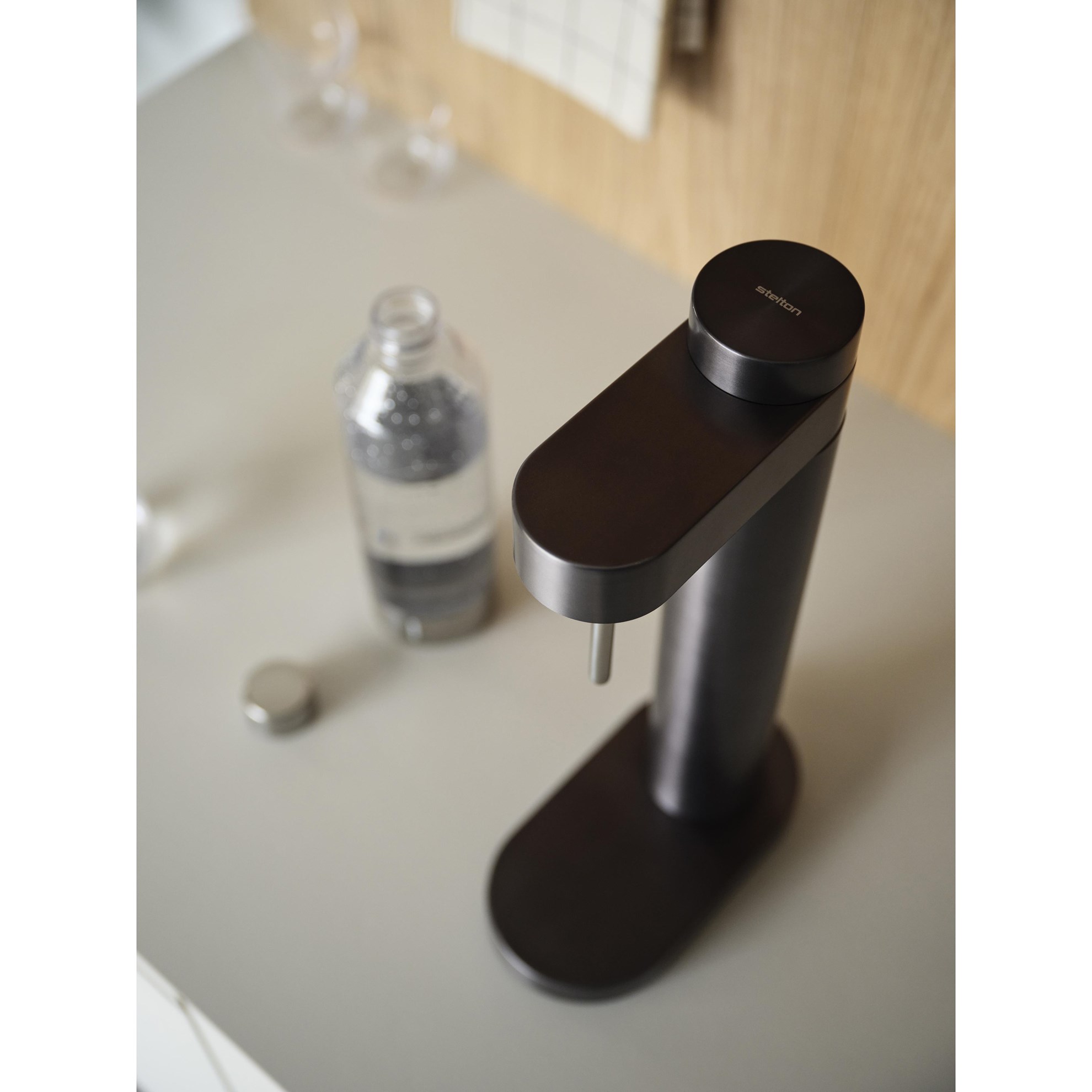 Výrobník perlivé vody BRUS STELTON 1,15l černý_2