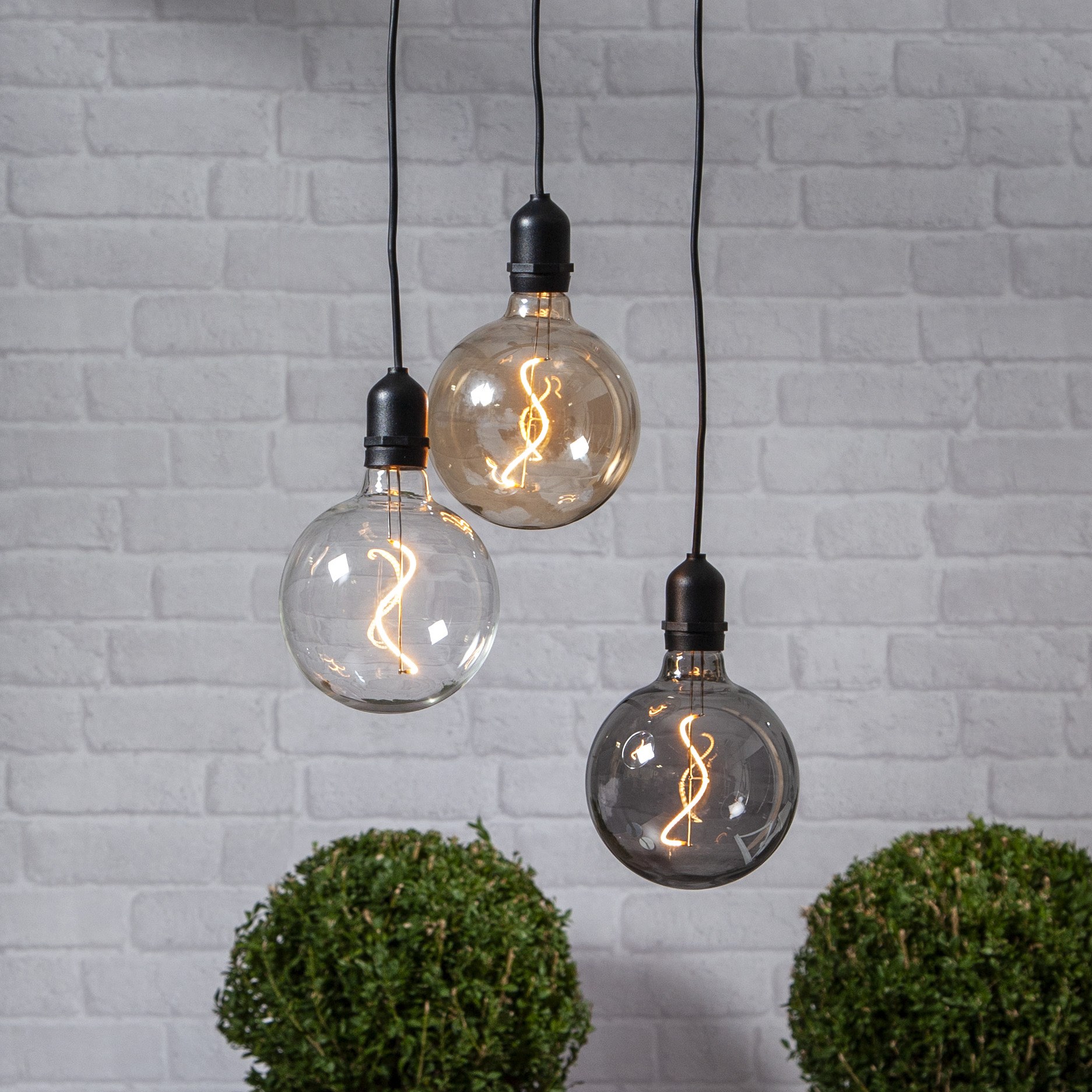 LED závěsná žárovka s kabelem P.12,5 cm_0