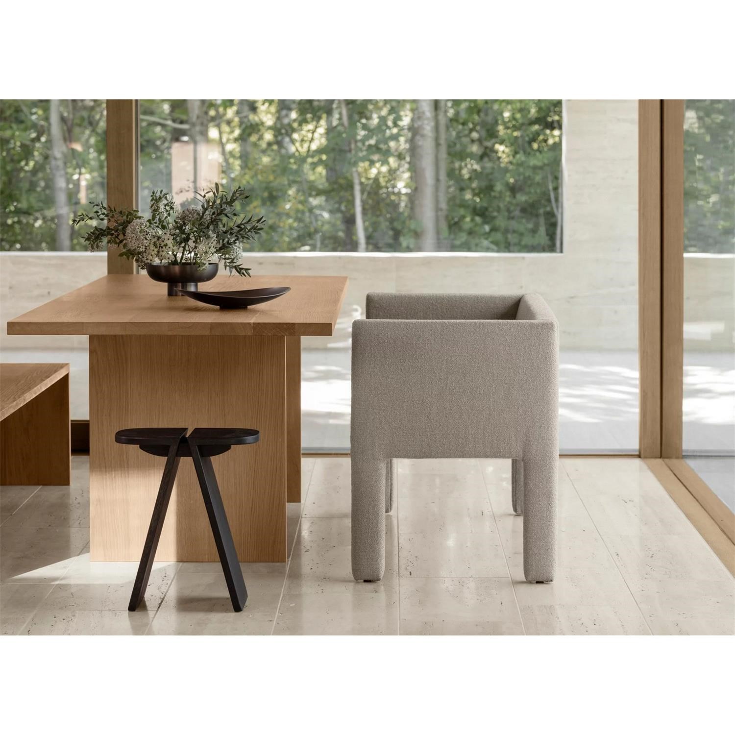 Odkládací stolek AVIO Š.38 cm černý_2