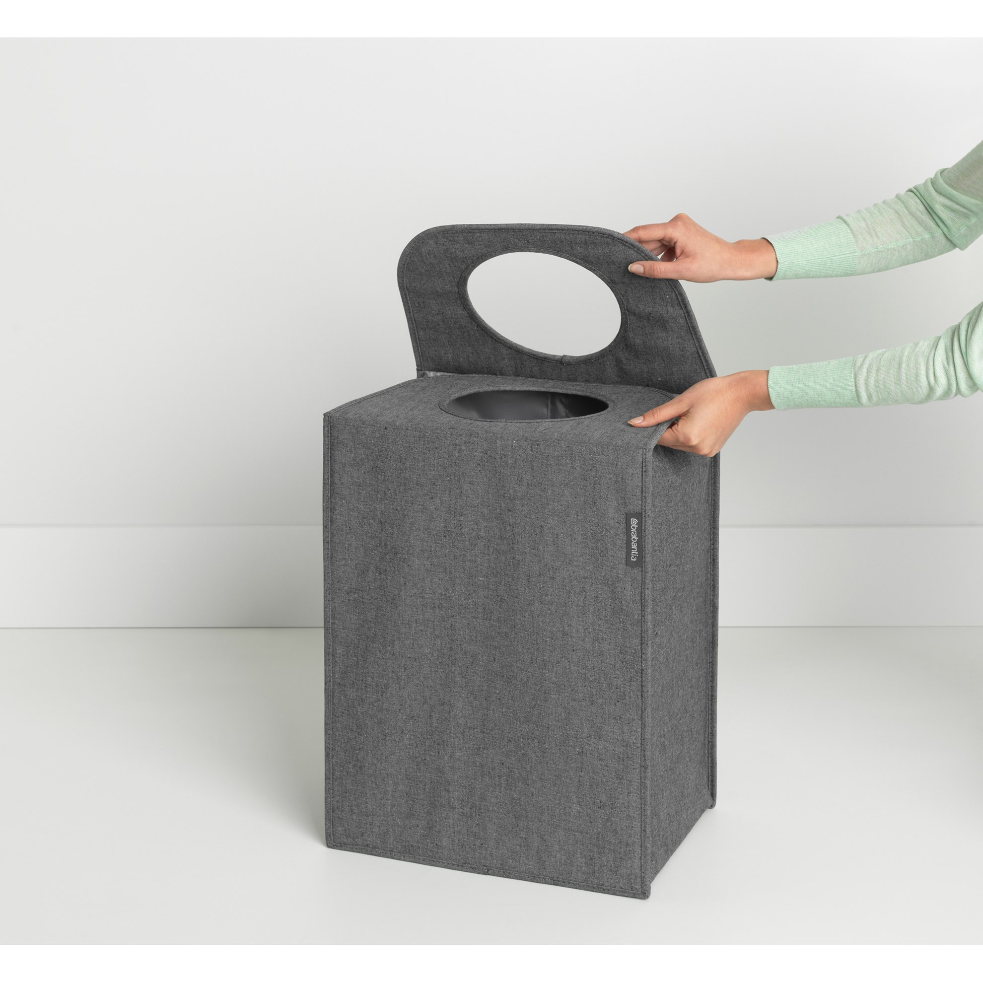 Koš/taška na prádlo Brabantia 55l černý_7