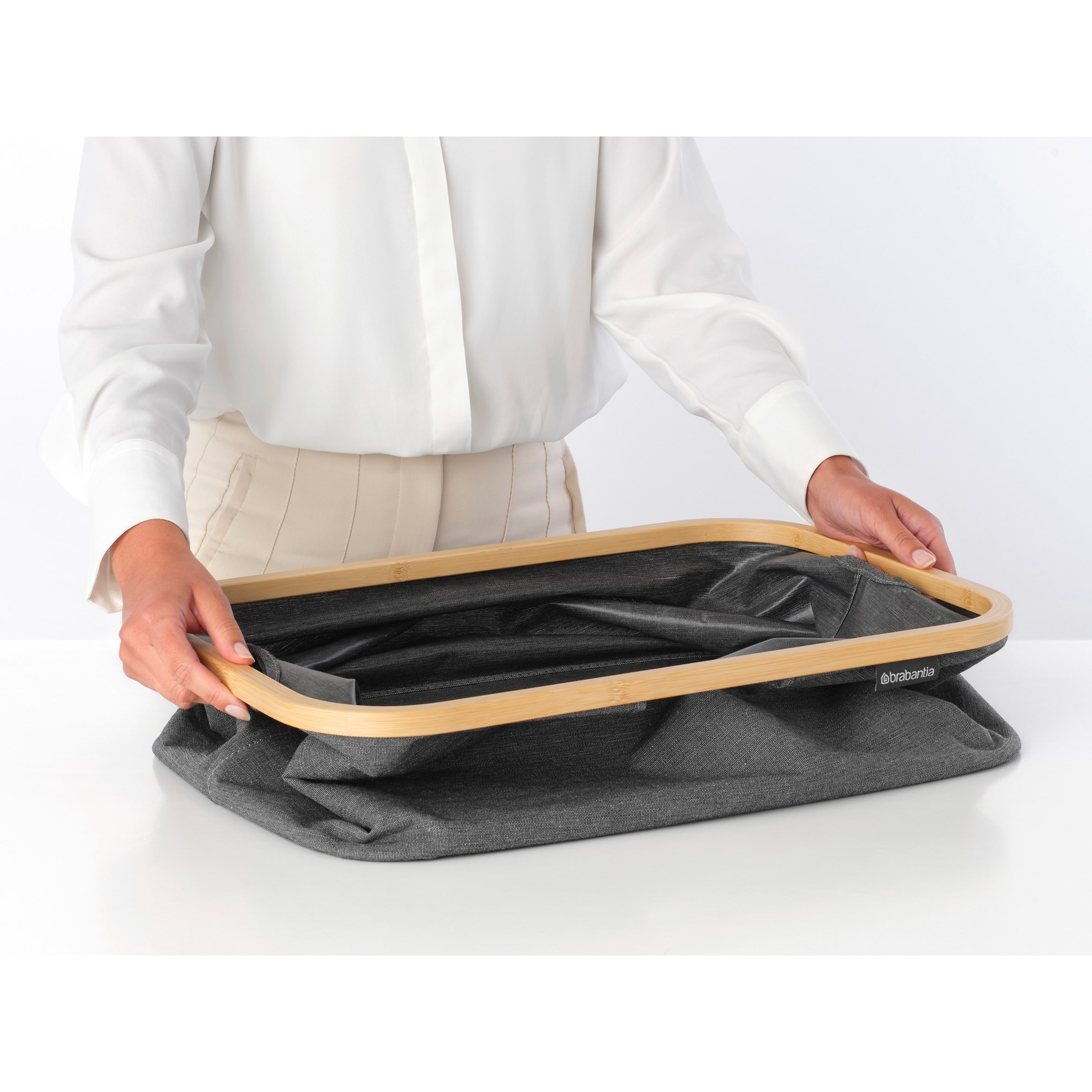 Skládací koš na prádlo/úložný box Brabantia 40l černý_4