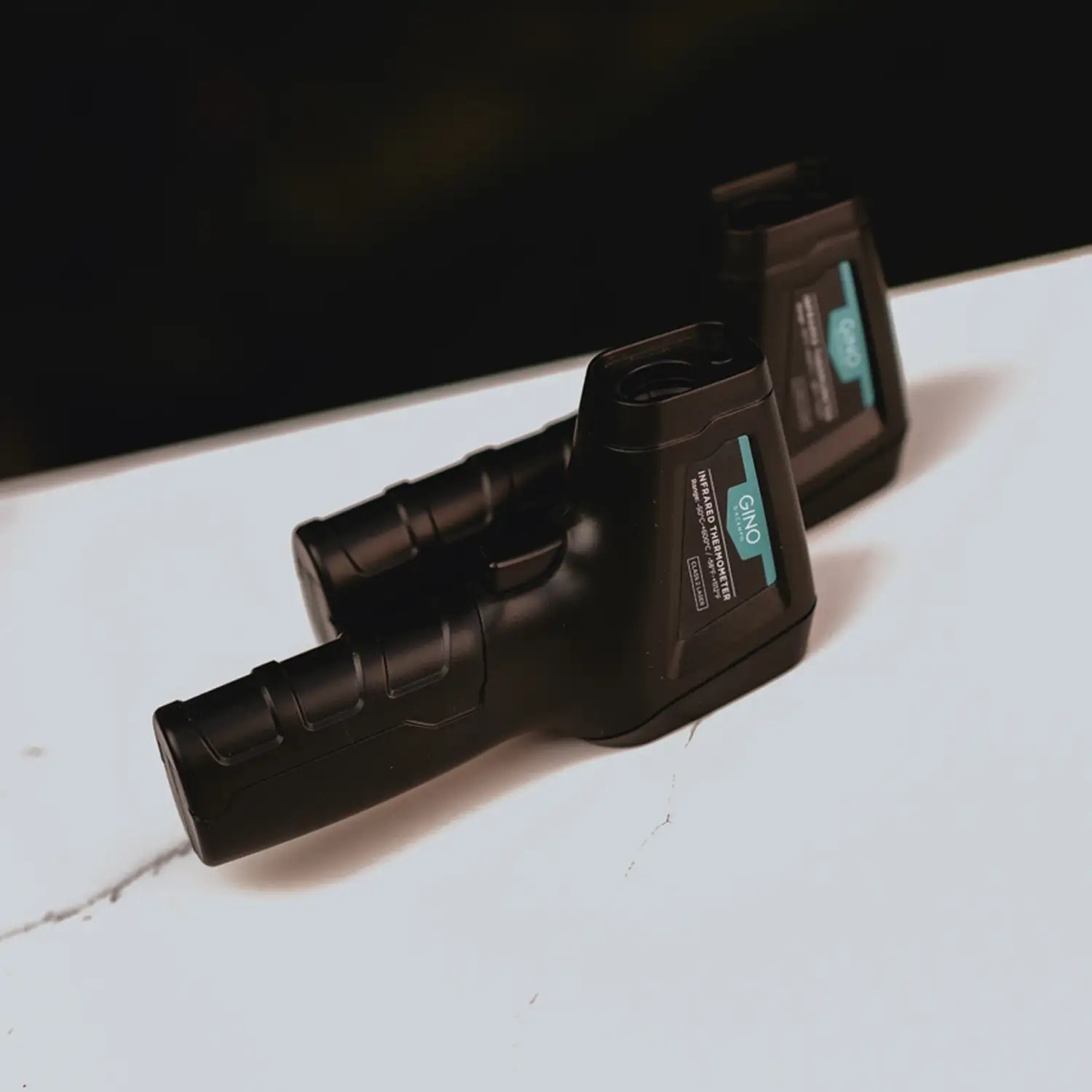 Digitální infračervený teploměr GINO černý_2