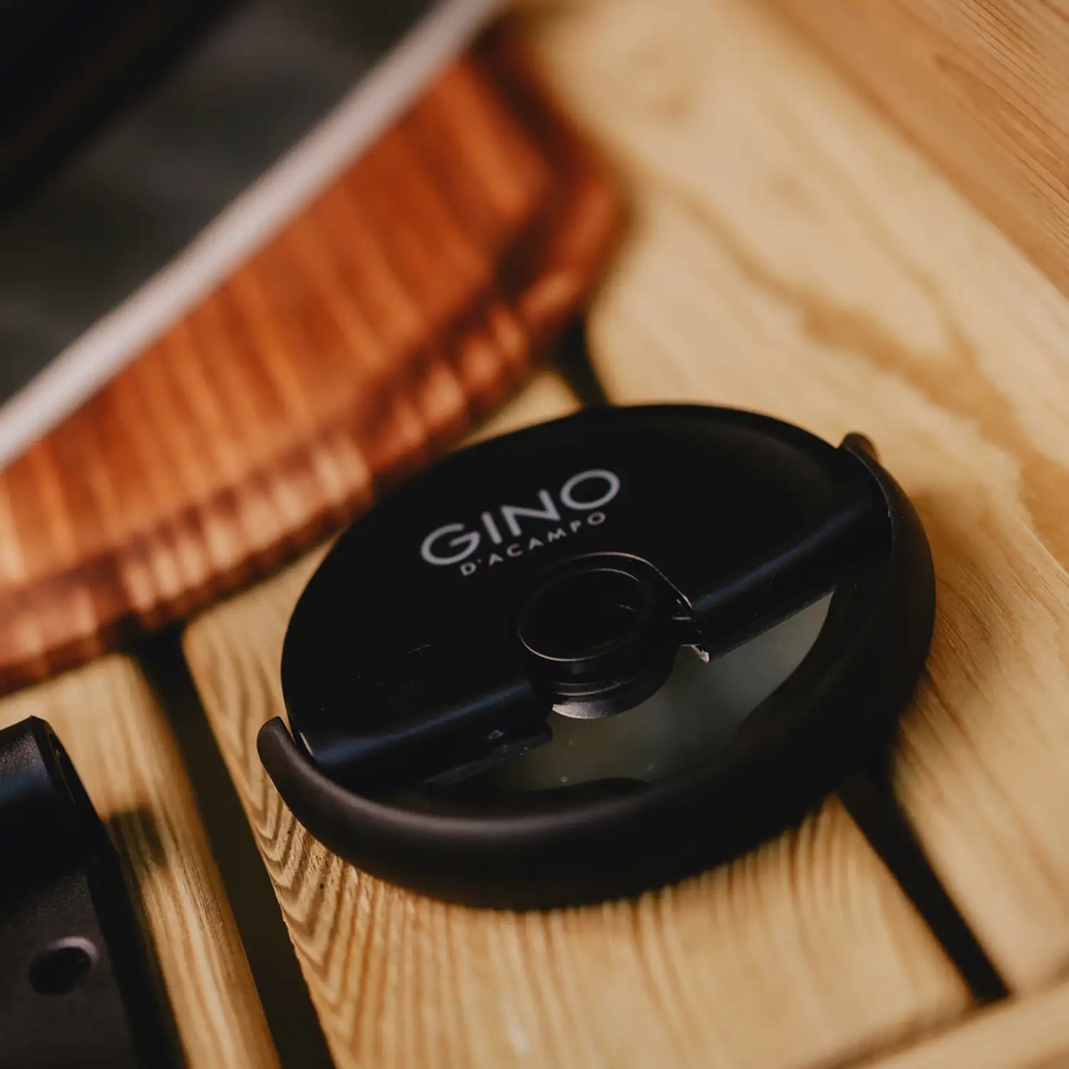 Kotoučový kráječ na pizzu GINO P.10cm černý_4