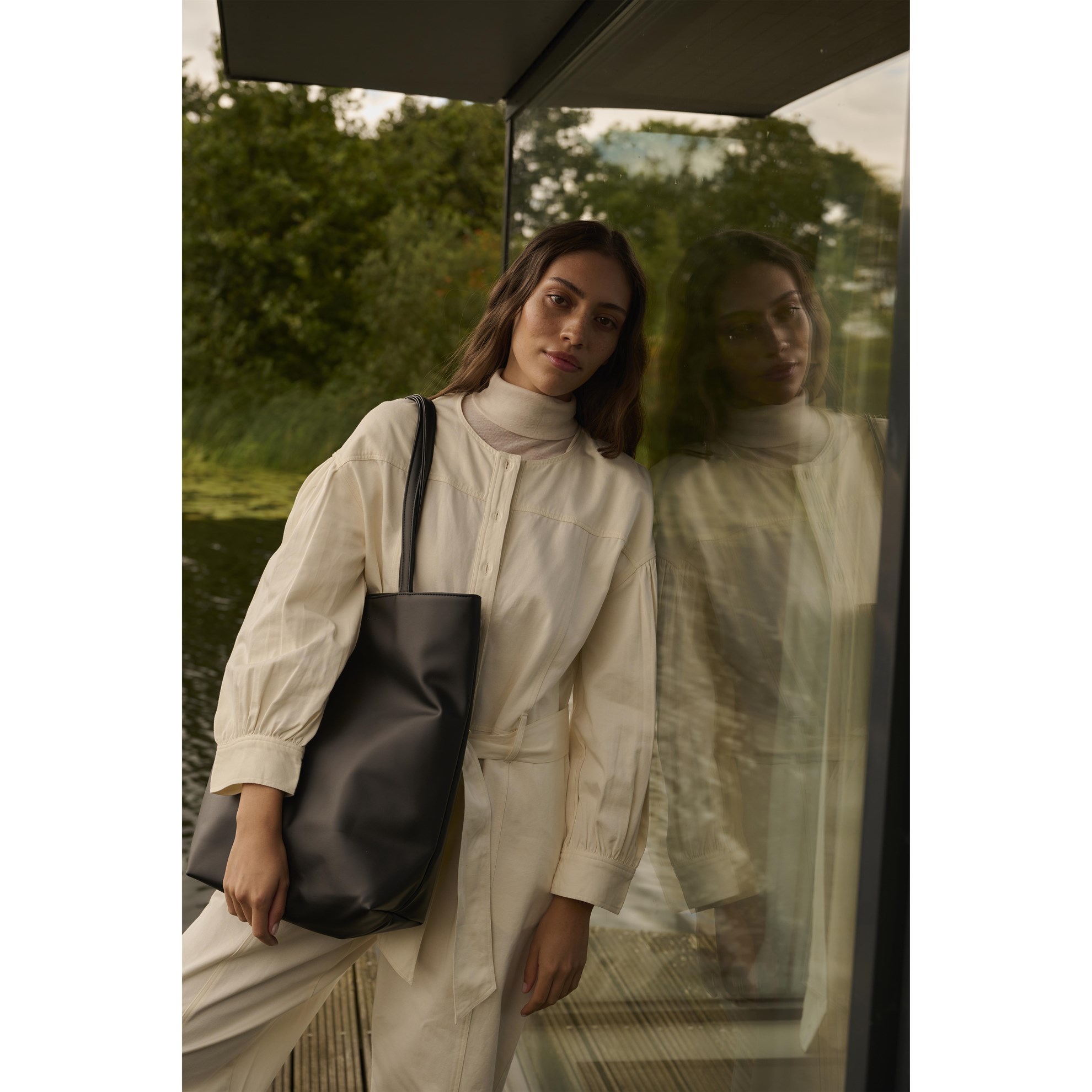 Kabelka / taška přes rameno Monk & Anna MERIAN black_1