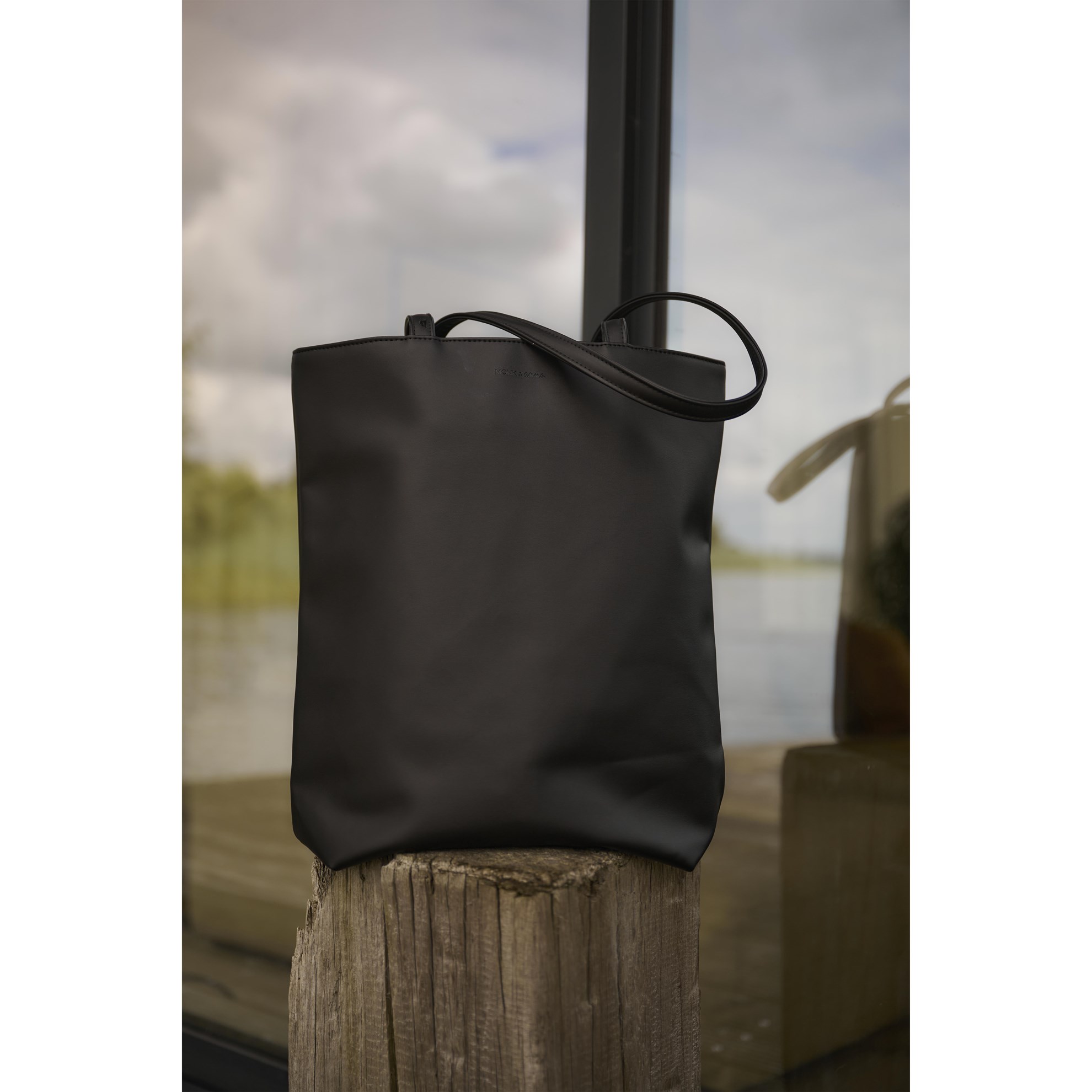 Kabelka / taška přes rameno Monk & Anna MERIAN black_4