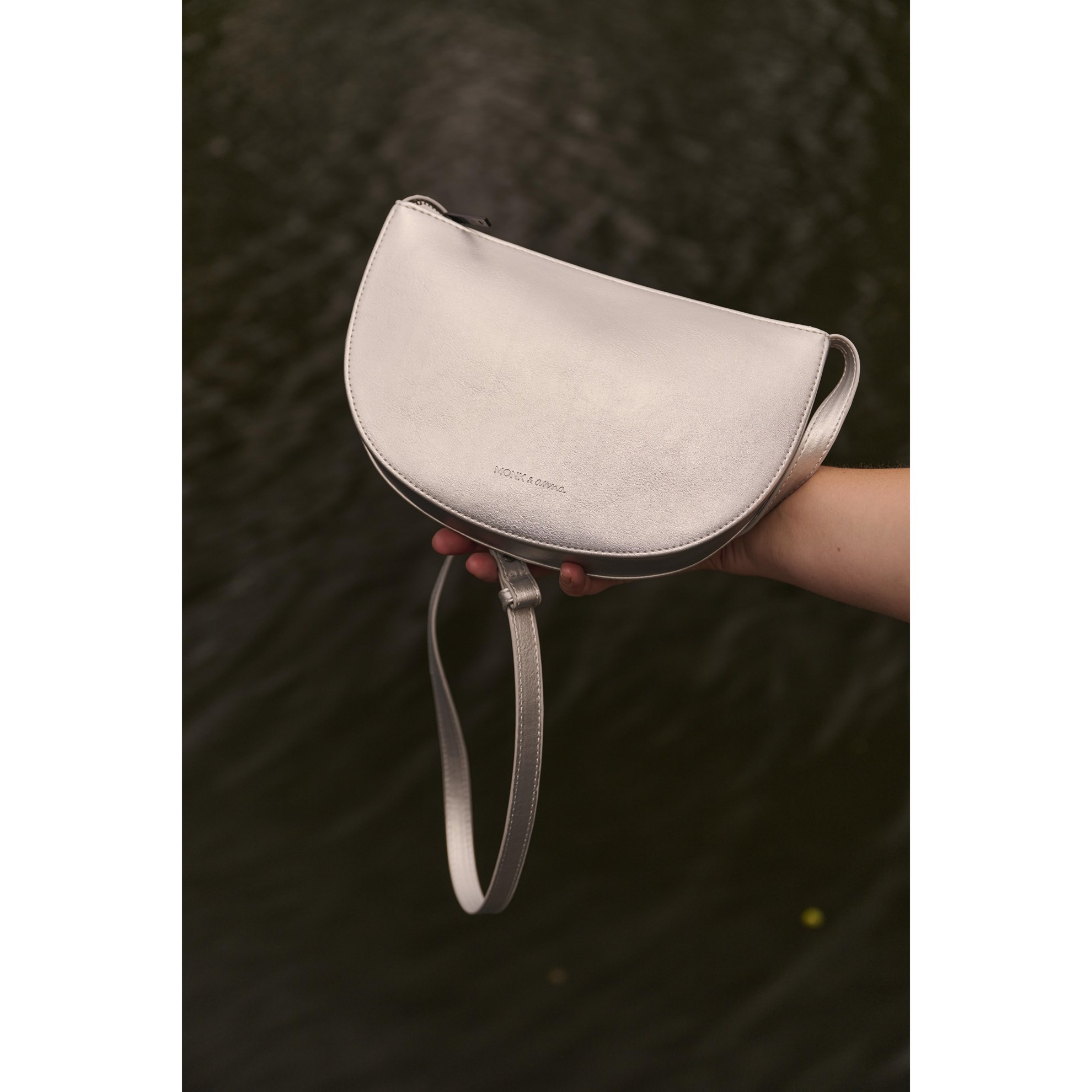 Kabelka Monk & Anna FAROU půlměsíc hematite_2