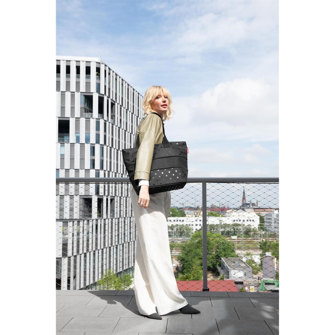 Chytrá taška přes rameno Reisenthel Shopper e1 glossy dots black_3