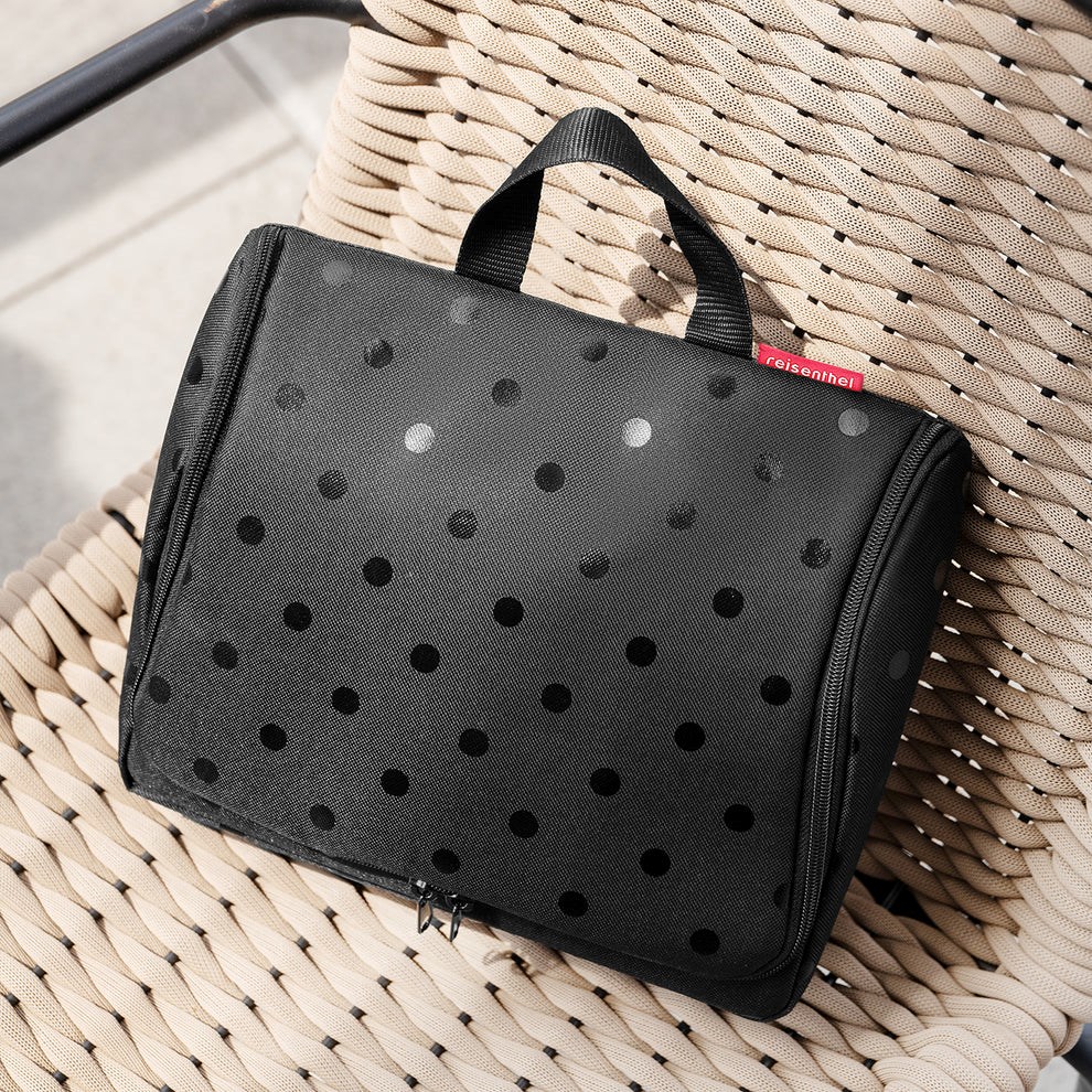 Toaletní taška Reisenthel Toiletbag glossy dots black_0
