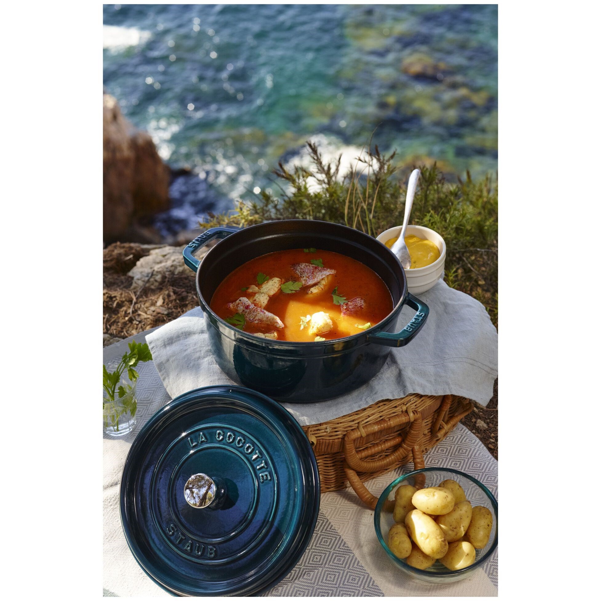 Hrnec STAUB  kulatý 28cm tyrkysový 6,7l_0