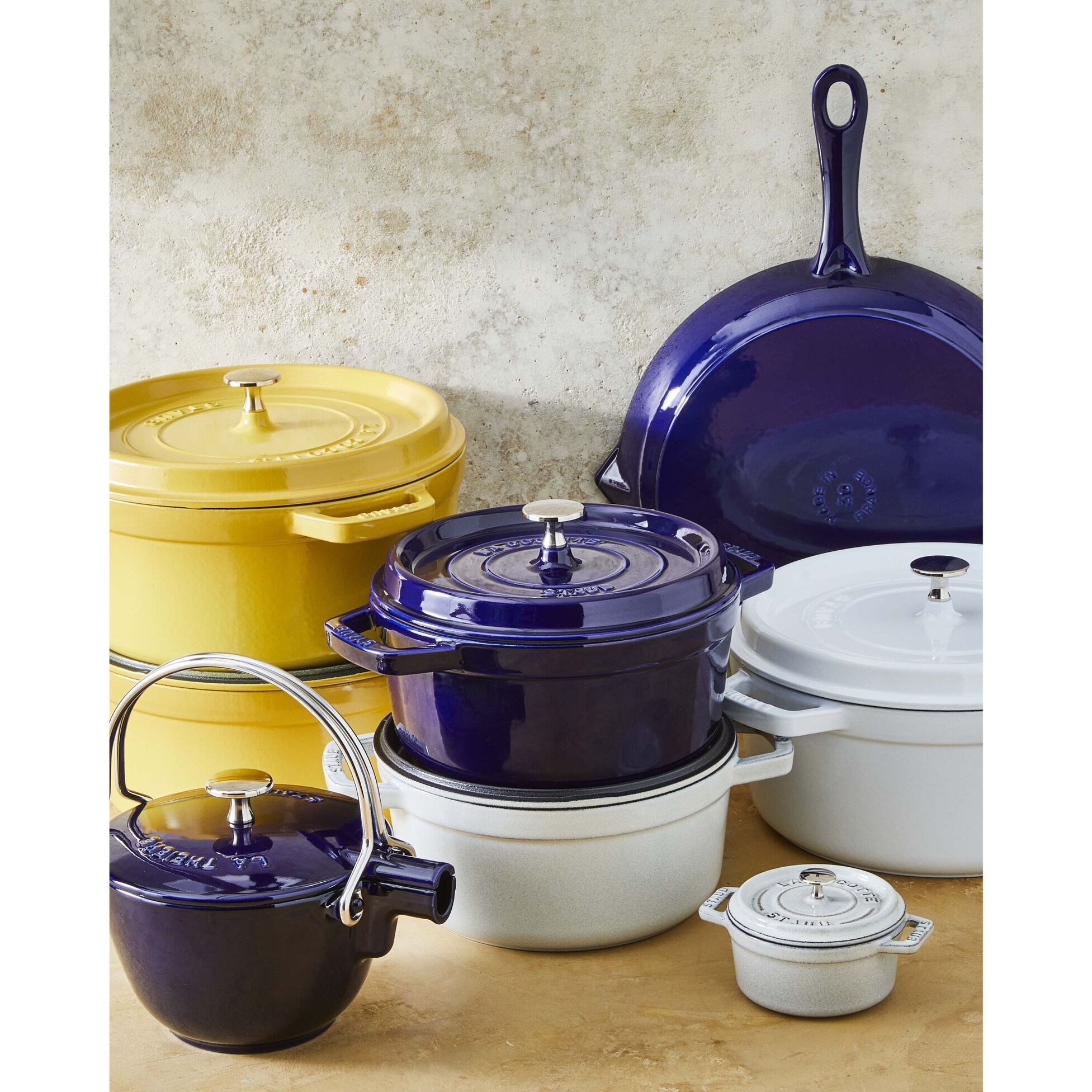 Hrnec STAUB  kulatý 28cm bílý lanýž 6,7l_0