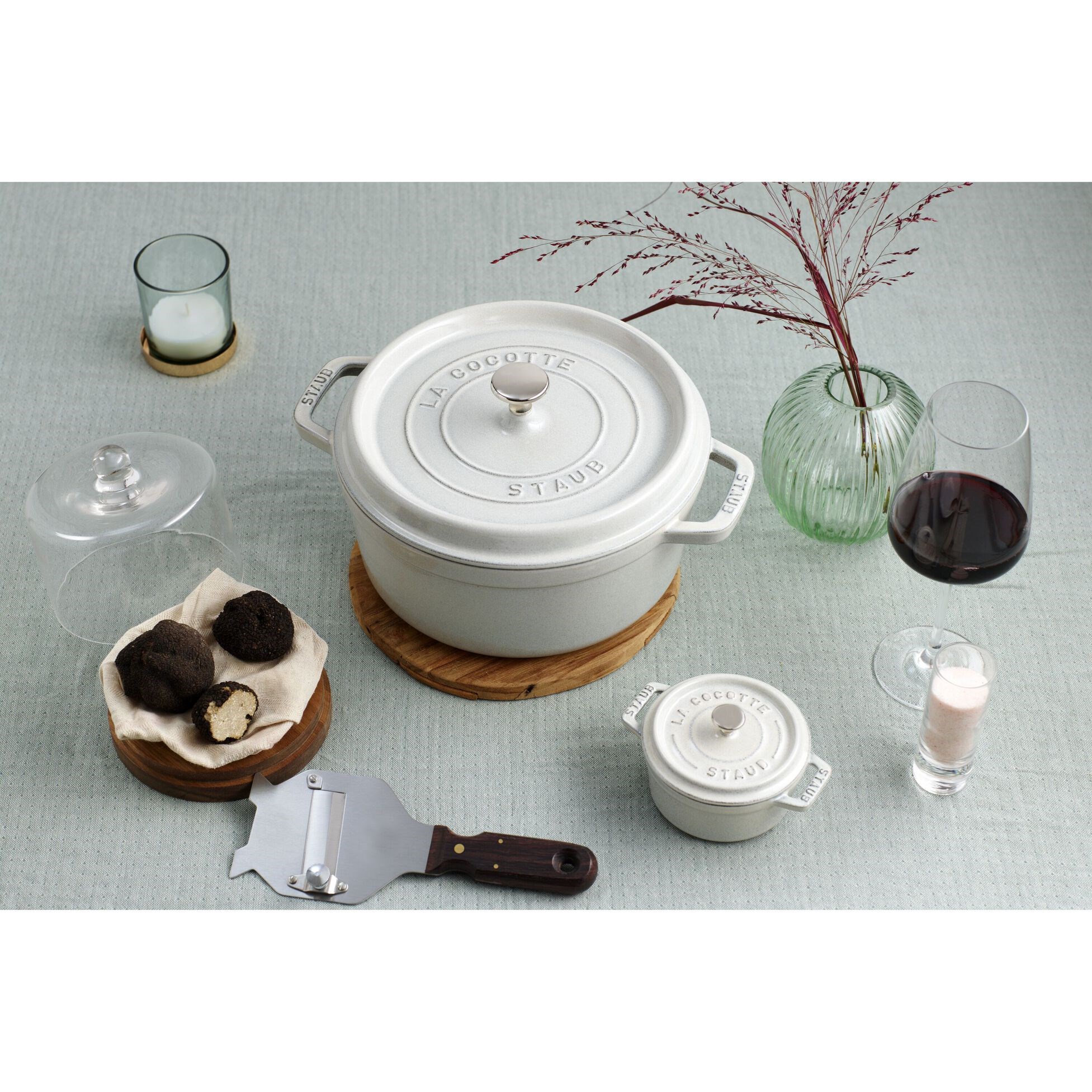 Hrnec STAUB  kulatý 24cm bílý lanýž 3,8l_0