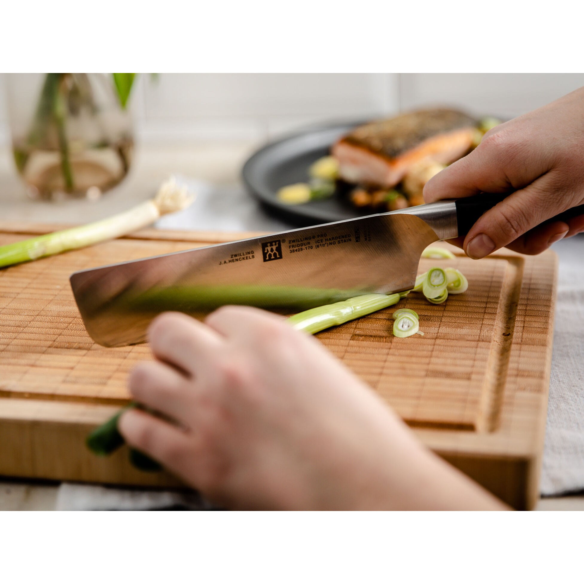 Krájecí nůž NAKIRI 17cm ZWILLING PRO_5