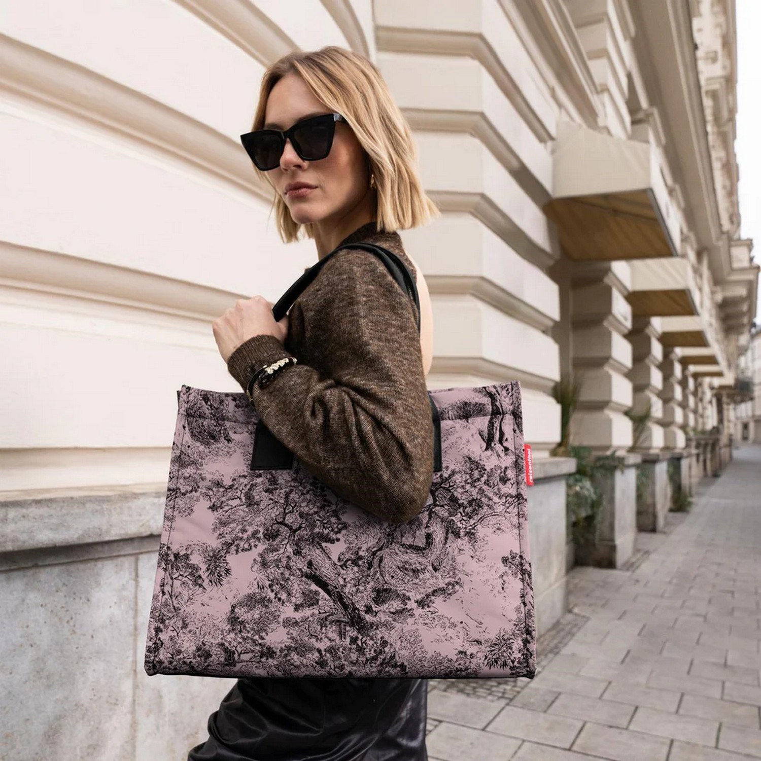 Taška přes rameno Reisenthel Daily Shopper jacquard rose_1