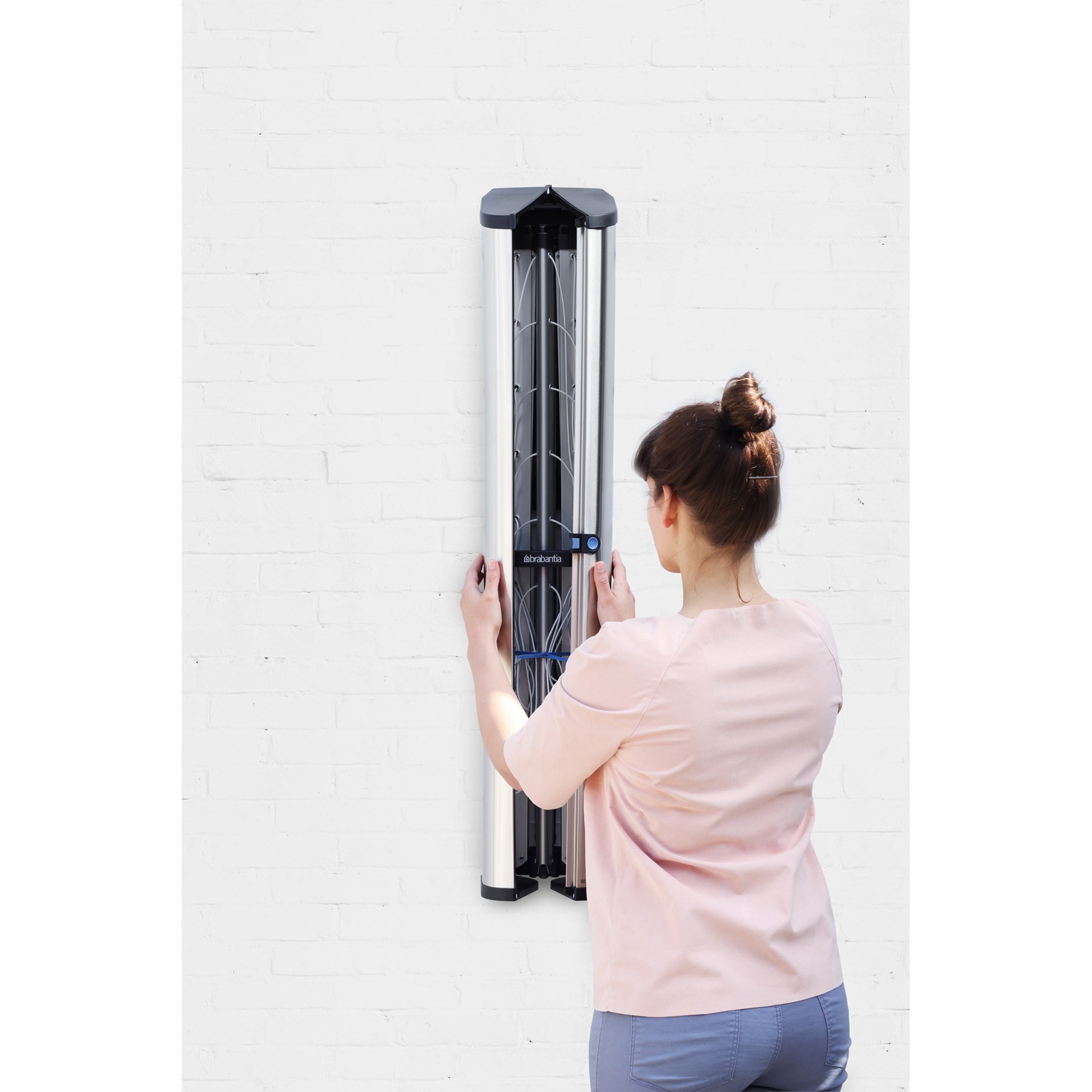 Zahradní sušák Brabantia WALLFIX s ochranným boxem stříbrný_3