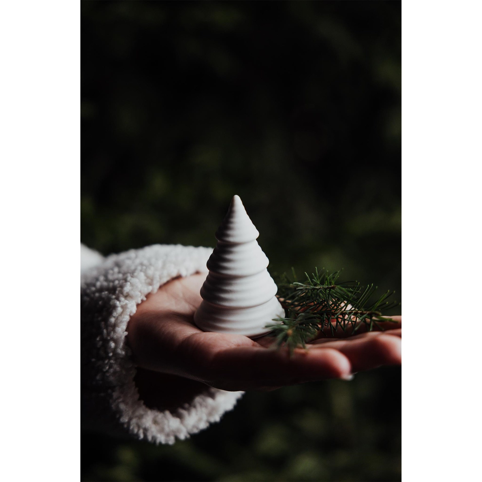 Keramický vánoční stromek SKOGSHULT 7cm bílý_1