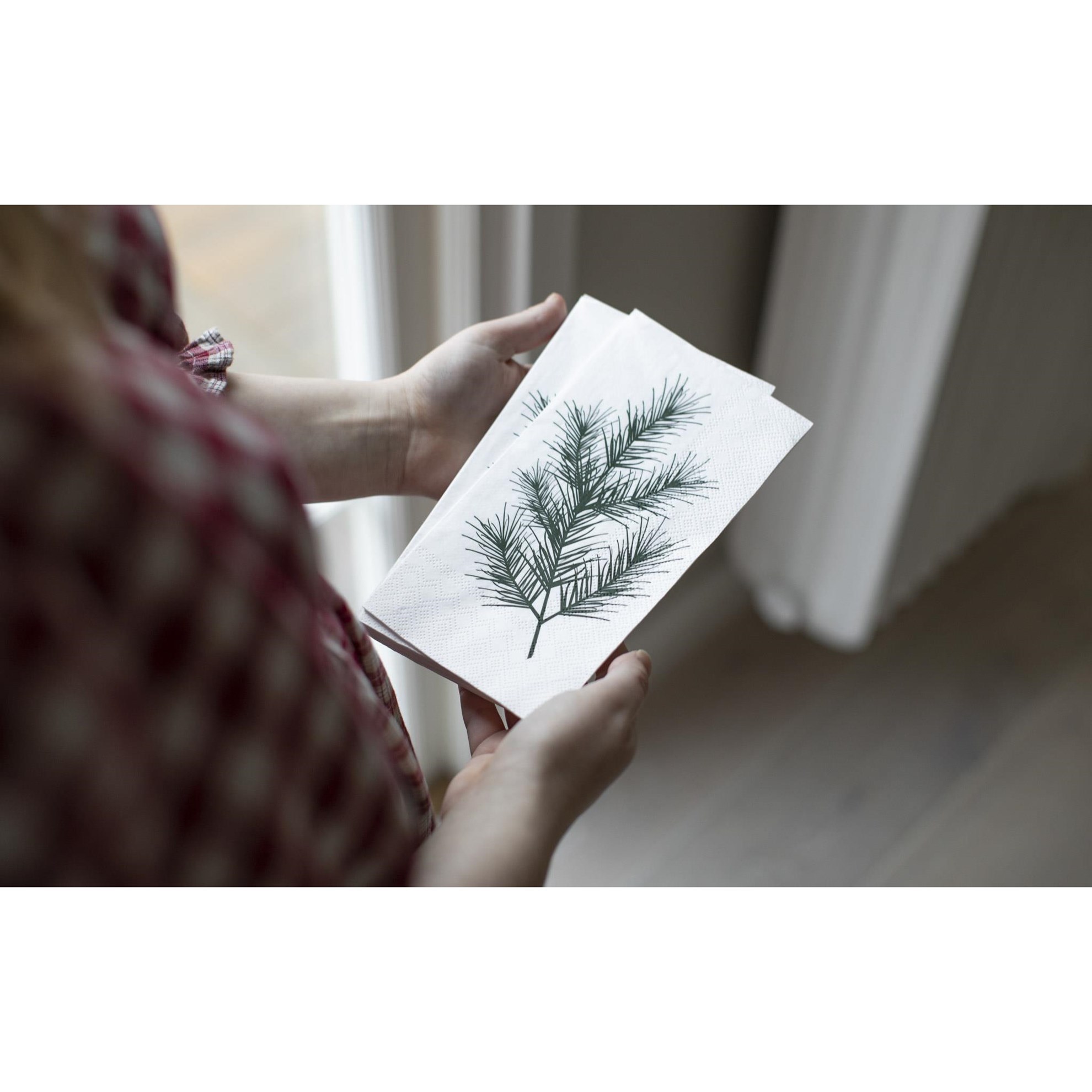 Papírové ubrousky GRANKVIST 11x21cm 16ks bílé/dekor větvička_1