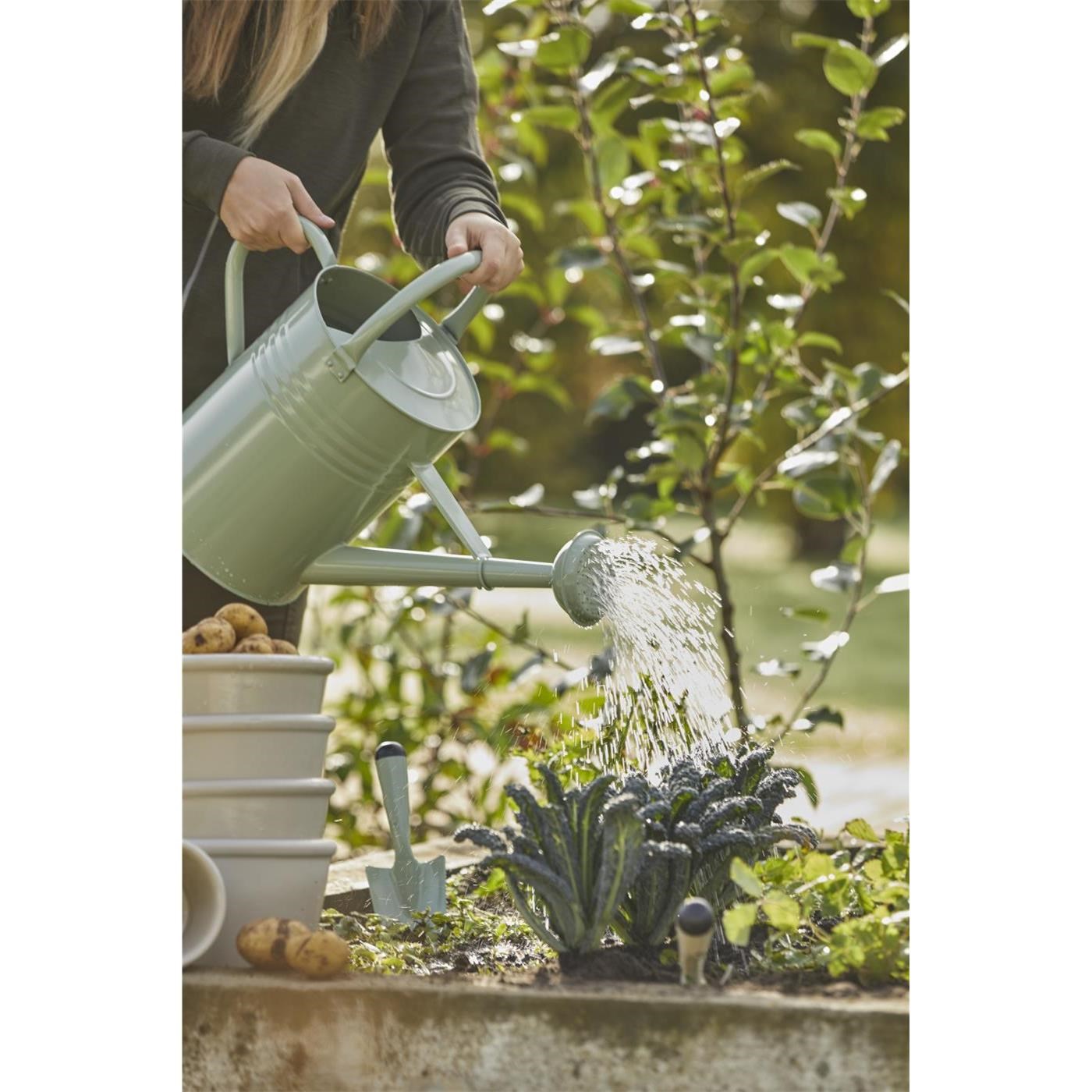 Zahradní konev na zalévání Ib Laursen se dvěma uchy, sv. zelená 11 l_3