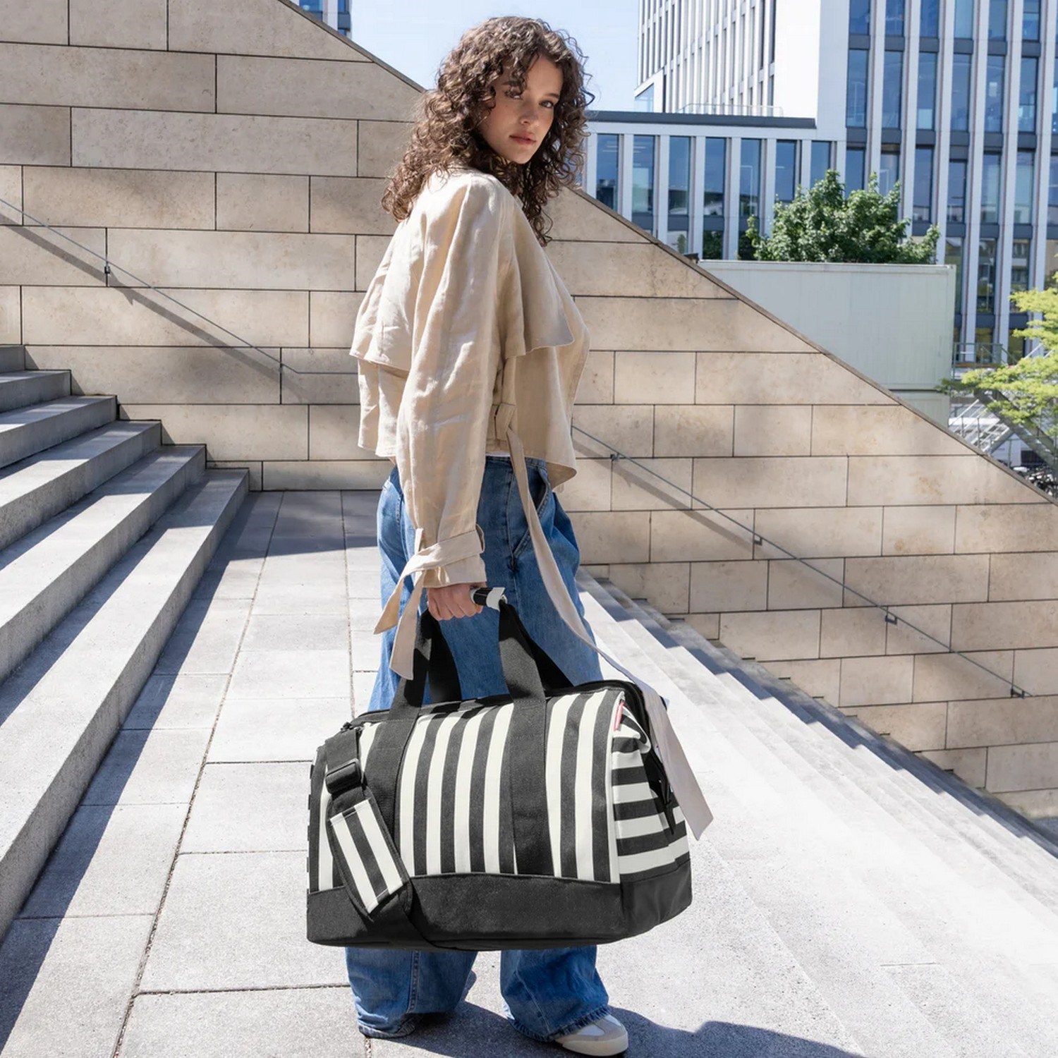 Cestovní taška Reisenthel Allrounder L summerstripes black_1