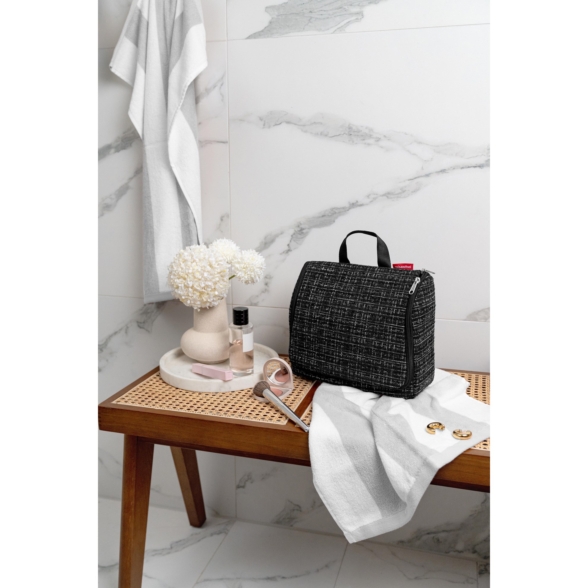Toaletní taška Reisenthel Toiletbag XL bouclé black_0